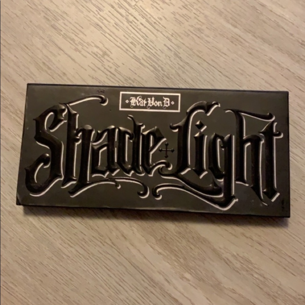 kat von d shade and light countour pallete